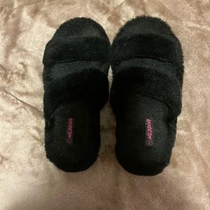 fuzzy slipper sandals